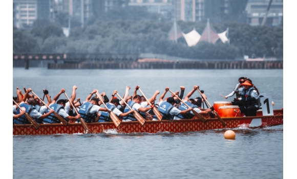 Как китайцы отмечают праздник драконьих лодок